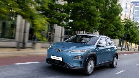 Afbeelding voor Hyundai KONA Electric met 39 kWh-batterijpakket leverbaar vanaf € 36.795,-.